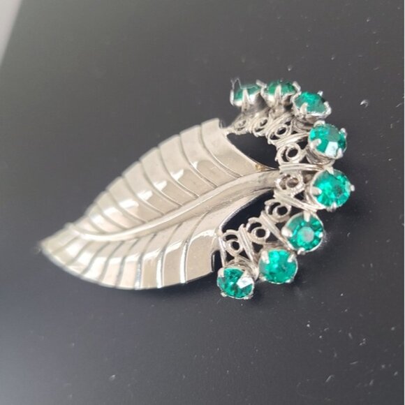 Gorgeous Vintage Retro Silver Plated RAPHAEL Emerald Green Crystal Brooch - Picture 8 of 9